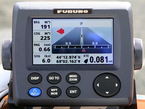 Furuno GP-33 GPS, hand's on thumbnail