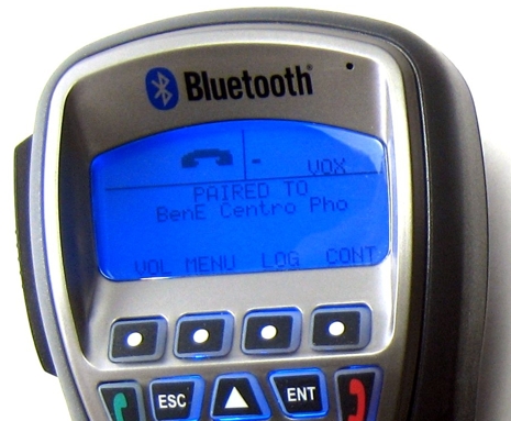 Cobra_MR_Bluetooth_handset_closeup_crop_cPanbo