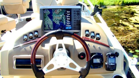 Garmin_4212_w_Yamaha_150_courtesy_Russ_Cooper