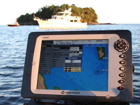 Navman 8120 Camden Harbor Panbo