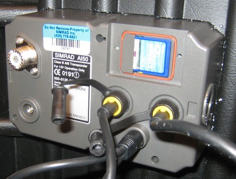 Simrad_AIS_hind_end_cPanbo