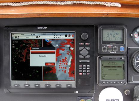 Simrad_SimNet_on_Gizmo_cPanbo.JPG