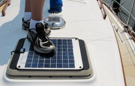 Ganz_marine_solar_panel.jpg
