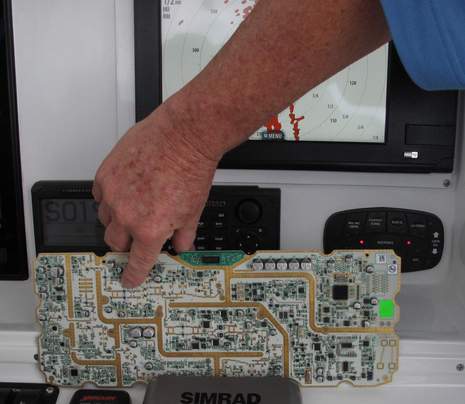 Simrad_4G_radar_launch_circuitboard_FLIBS2011_cPanbo.JPG