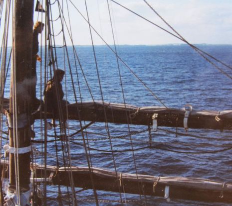 Regina_crew_aloft_off_Bermuda_cPanbo.jpg