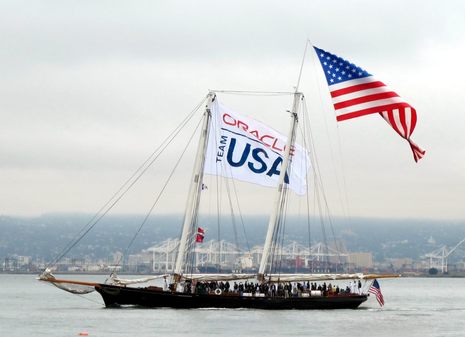 AC34_spectator_boat_cPanbo.jpg