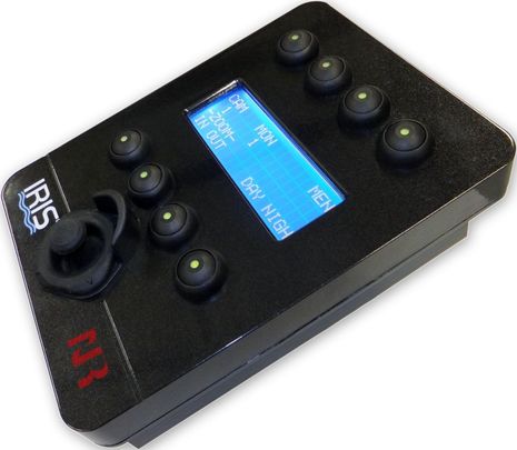 Iris_NightRunner_camera_controller_cPanbo.jpg