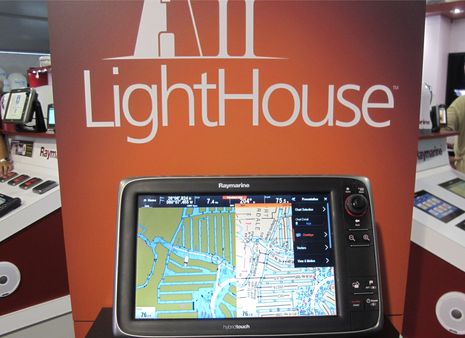 Raymarine_LightHouse_II_show_demo_cPanbo.jpg