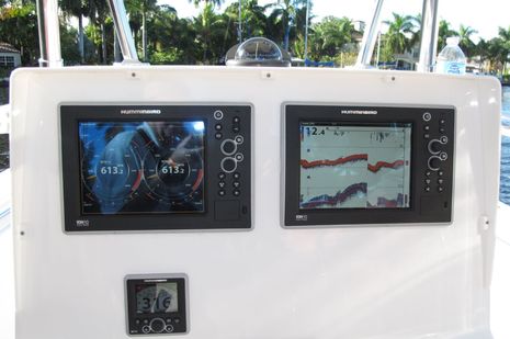 Humminbird_Ion_10_n_autopilot_demo_cPanbo.jpg