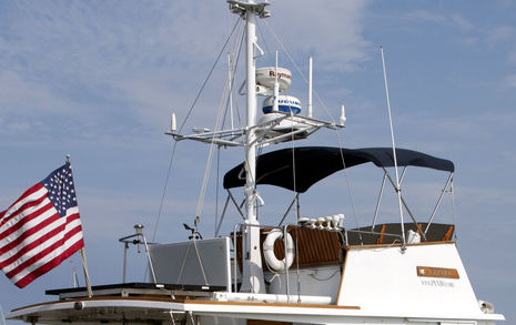 Coastal_Marine_WiFi_antenna_on_Gizmo_6-15_courtesy_DanHarding.jpg