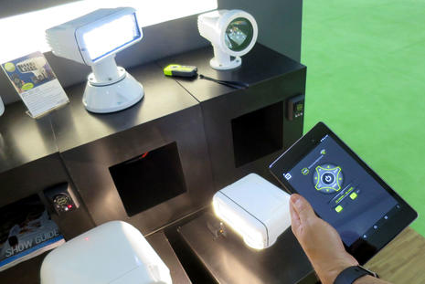 MIBS2016 ACR RCL100 LED searchlight iPad control
