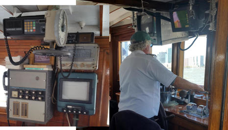 Charter_Yacht_Mariner_III_w_Capt_Kennedy_n_historic_electronics_cPanbo.jpg