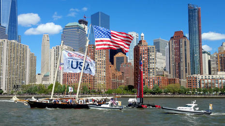 replica_yacht_America_hosting_Team_Oracle_NYC_May_2016_cPanbo.jpg