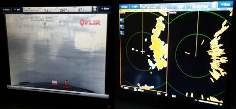 Dual_Raymarine_gS_19_screens_night_running_cPanbo.jpg