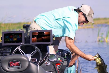 Raymarine_Axiom_Lighthouse_3_RealVision_fishing_aPanbo.JPG