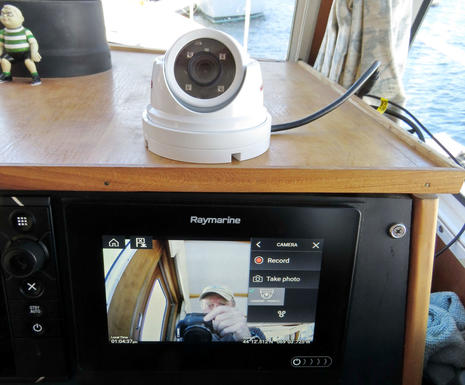 Raymarine_Axiom_7 installed_w_Ray_Cam220_IP_cPanbo.jpg