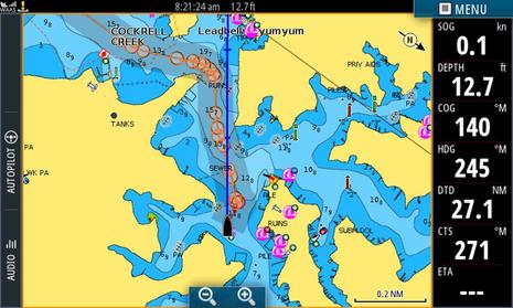 Navionics_plotter_sync_Simrad_NSS_evo2_in_use_2_cPanbo.jpg